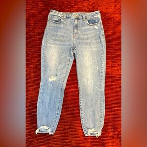 Pistola woman’s jeans sz 32 Distressed Stretchy Skinny denim